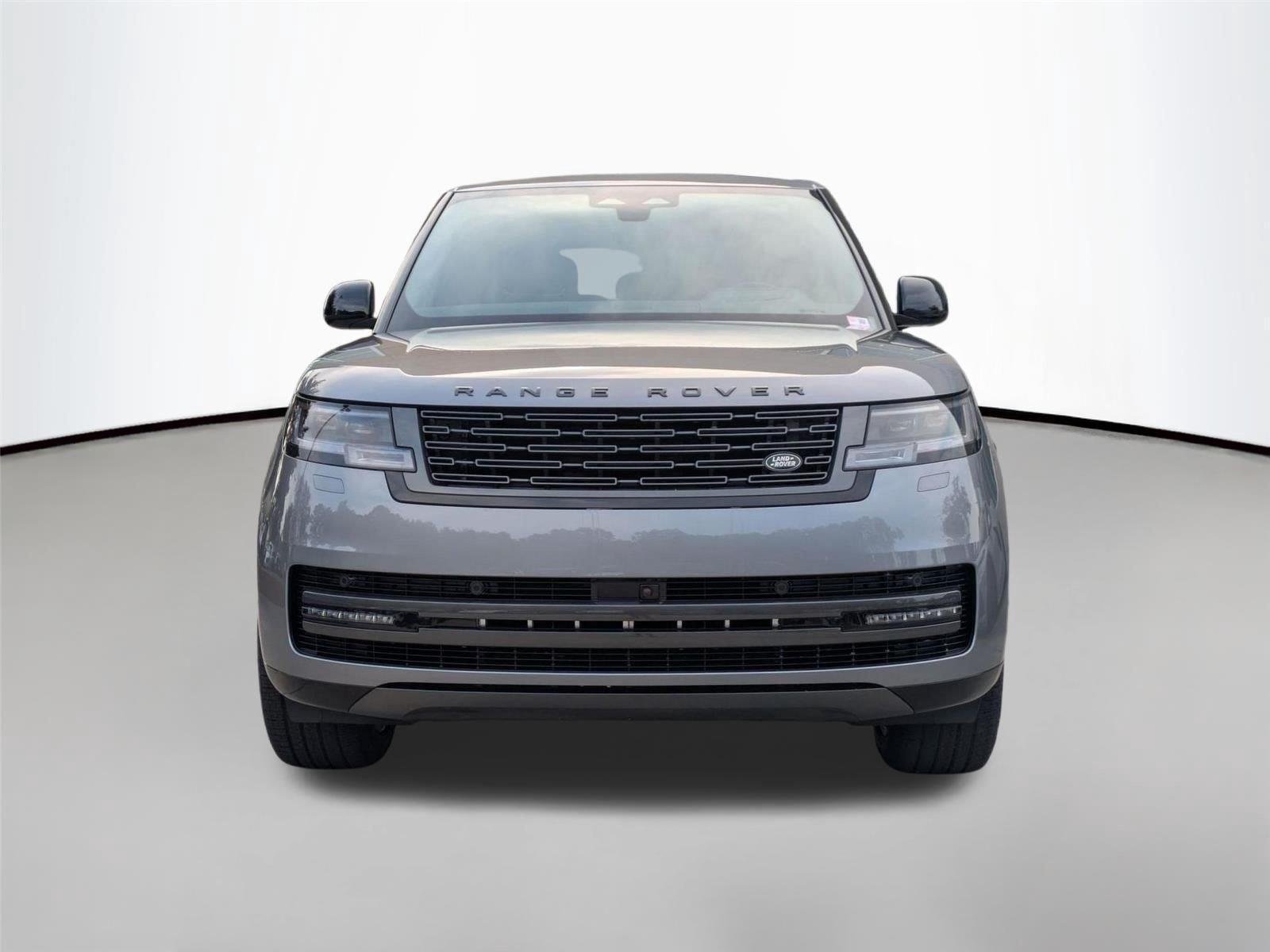 New 2026 Eiger Grey Metallic Land Rover SE image 2