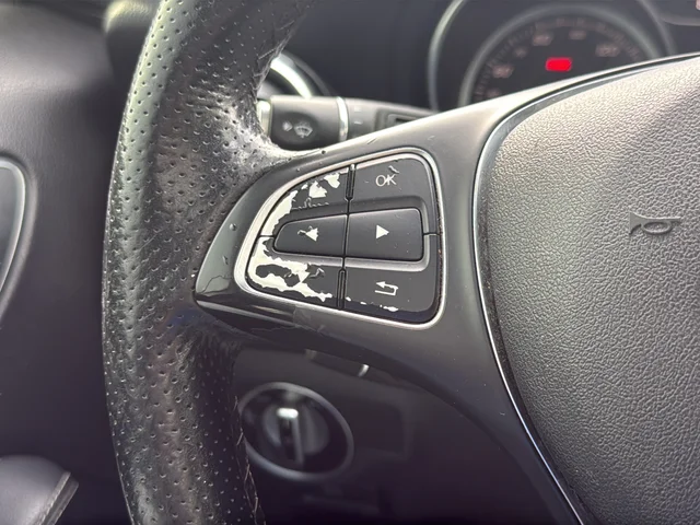 Used 2019 White Mercedes-Benz GLA 250 image 20