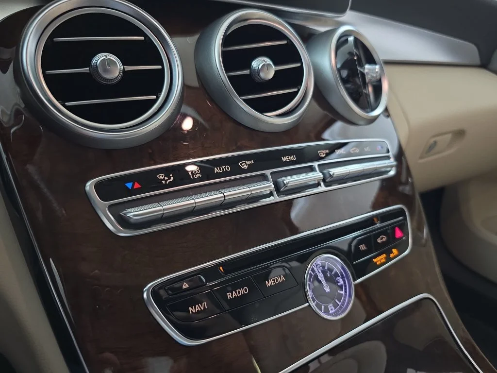 Used 2015  Mercedes-Benz C 300 image 24