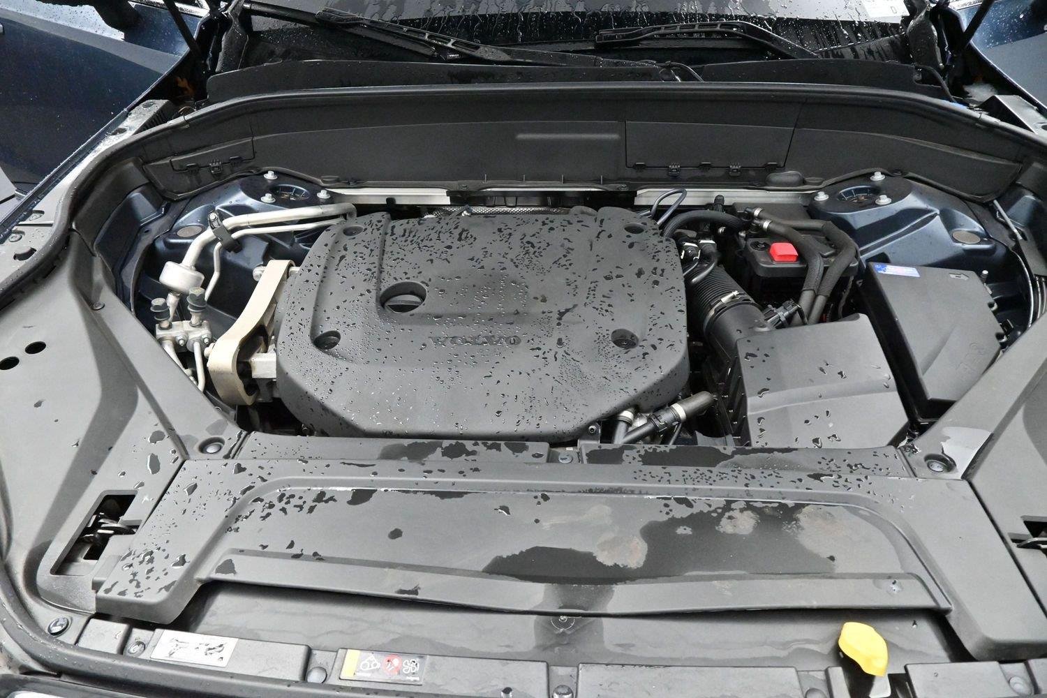 Used 2023 Denim Blue Metallic Volvo Plus image 33