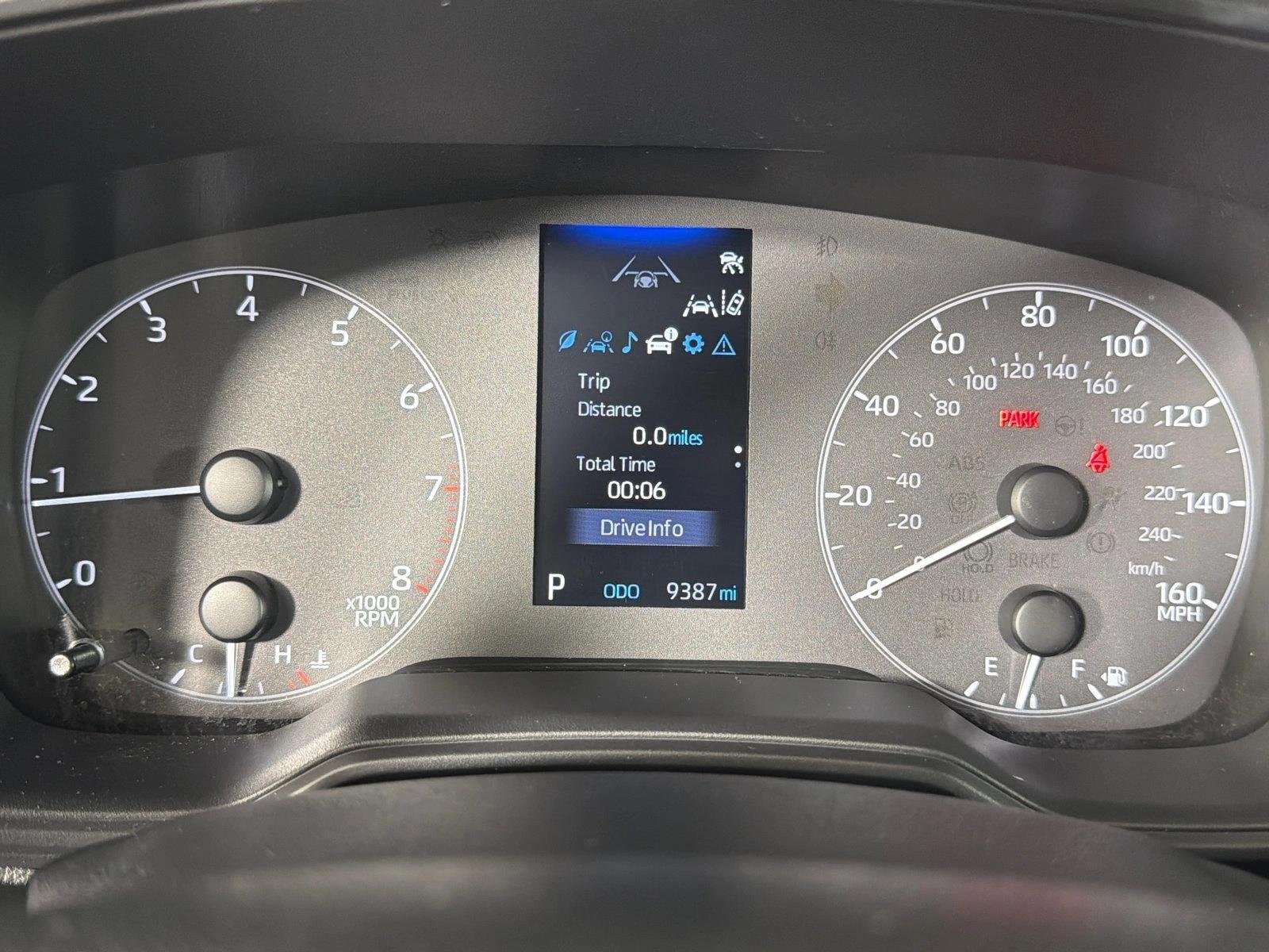 Used 2025 Ice Cap Toyota LE image 22