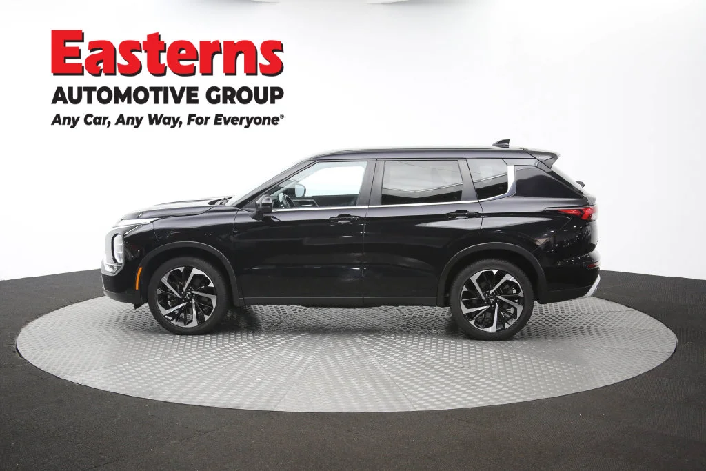 Used 2024 Black Mitsubishi SE image 61