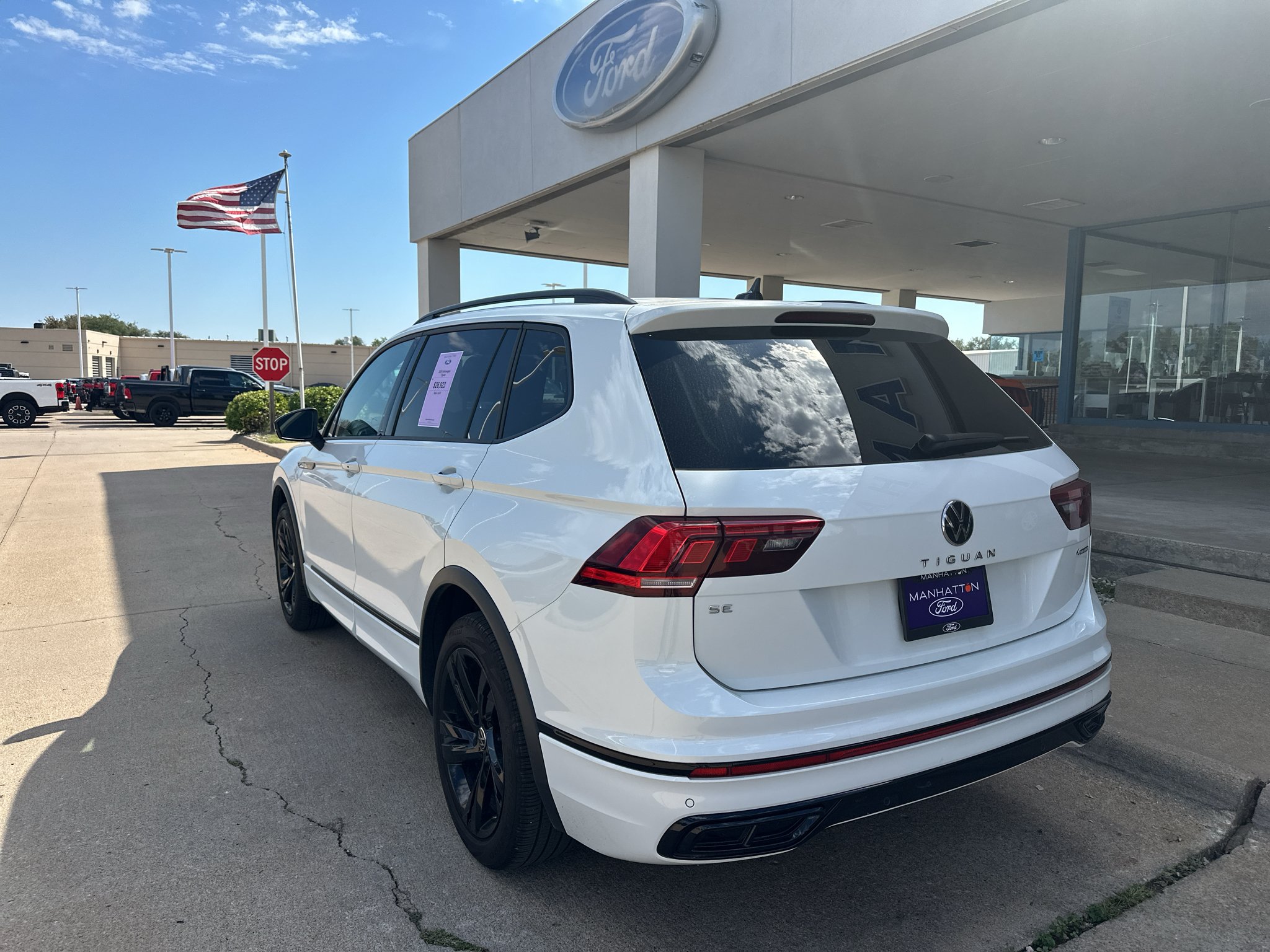Used 2024 Opal White Pearl Volkswagen SE R-Line Black image 10