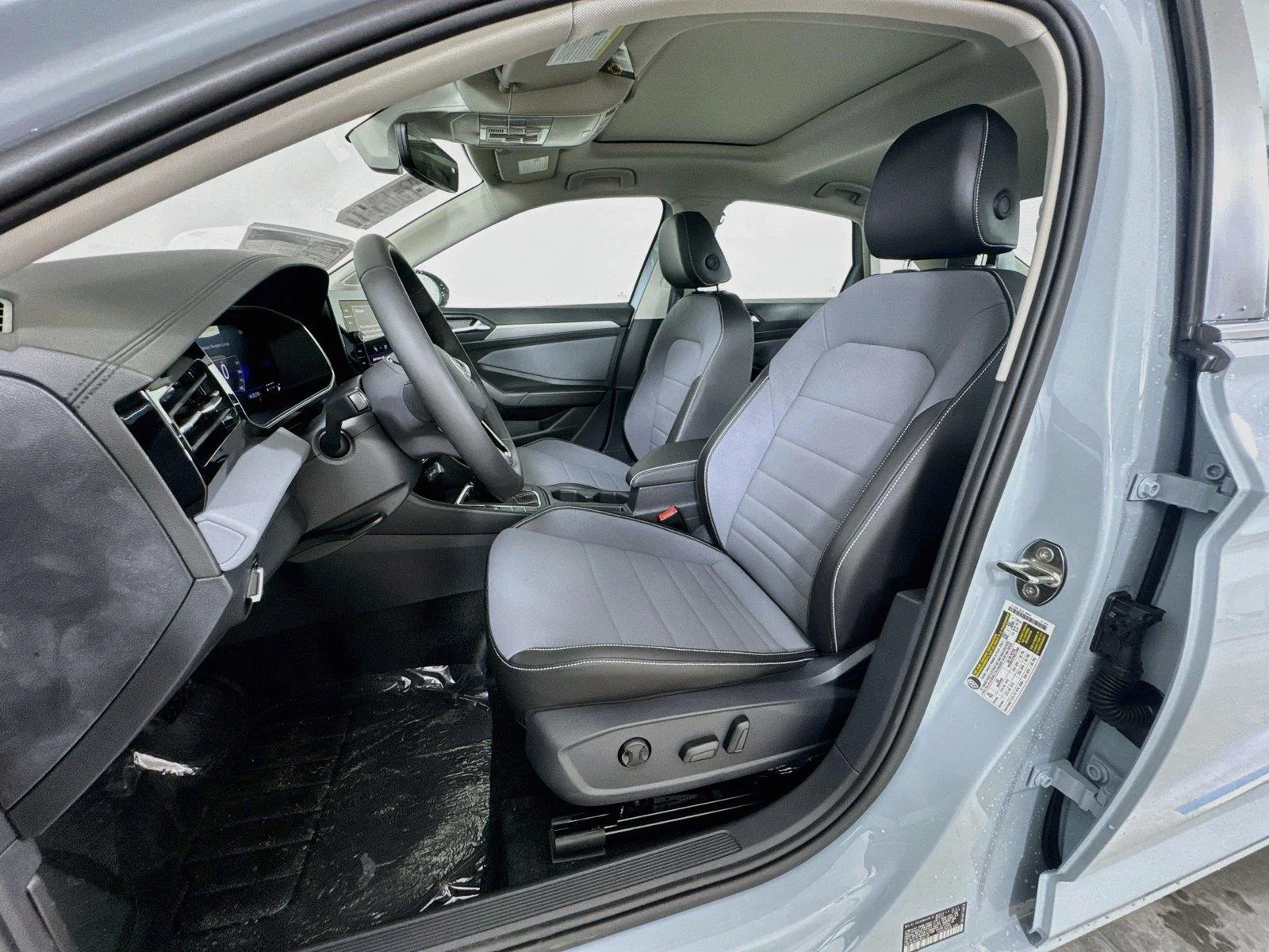 New 2027 GRAY Volkswagen SE image 21