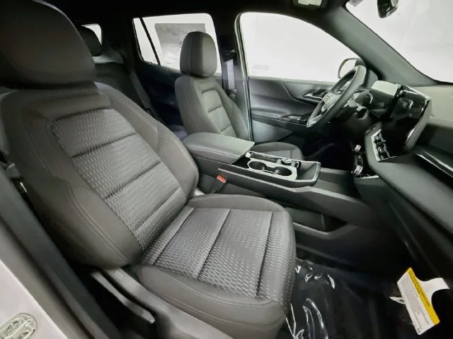New 2027 Summit White Chevrolet LT image 28