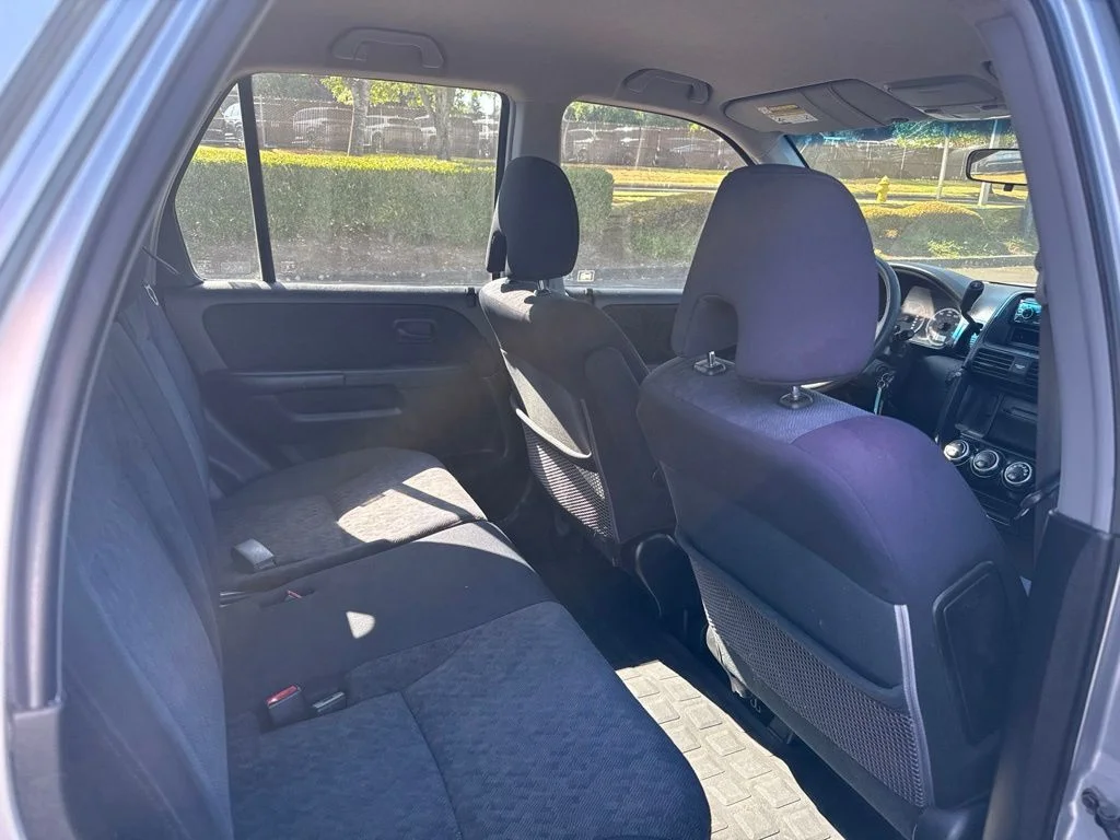 Used 2006 Alabaster Silver Metallic Honda LX image 19