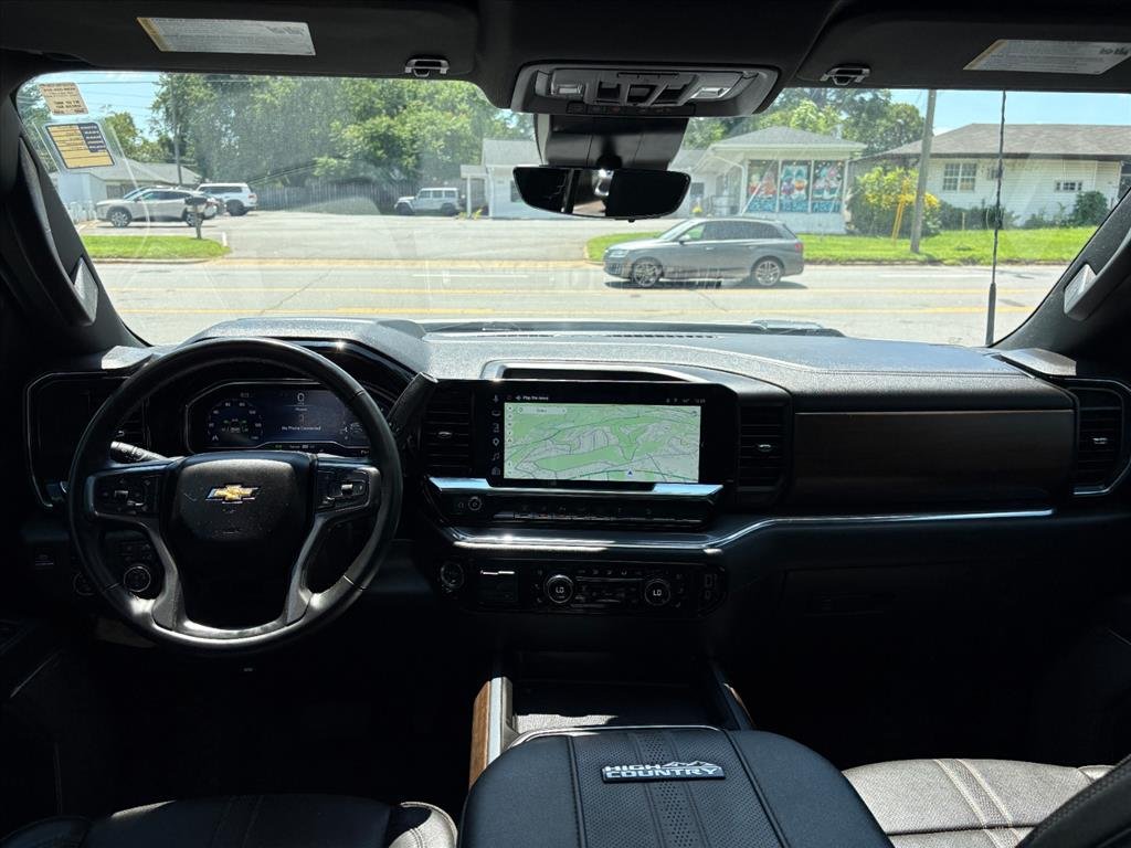 Used 2025 Summit White Chevrolet High Country image 6