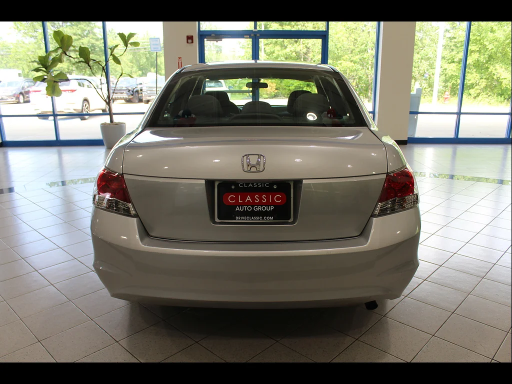 Used 2008 Alabaster Silver Metallic Honda LX image 6
