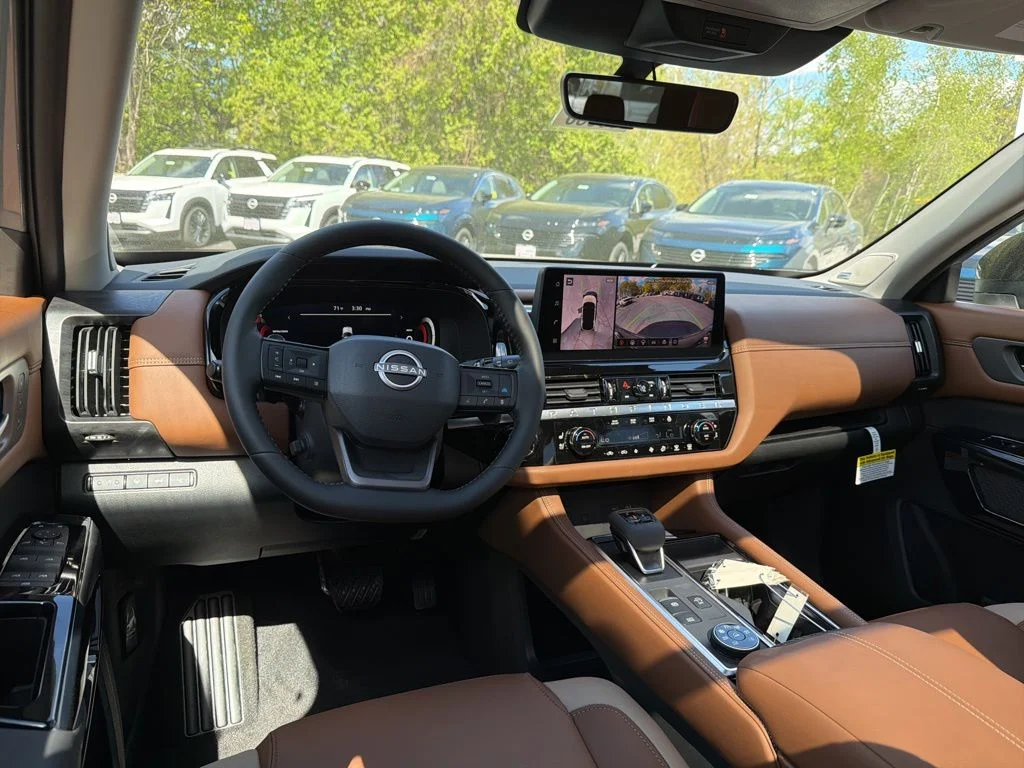 New 2026 Boulder Gray Pearl / Super Black Two-tone Nissan Platinum image 19