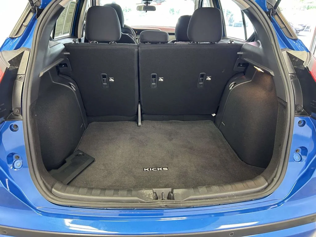Used 2025 Blue Nissan S image 10
