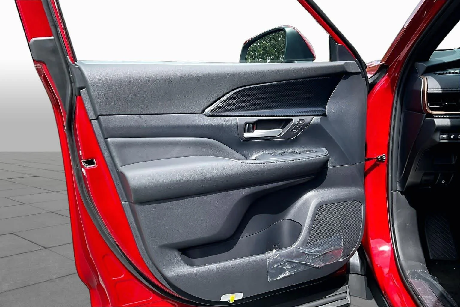 New 2026 Ruby Flare Pearl Toyota Hybrid MAX Platinum image 10