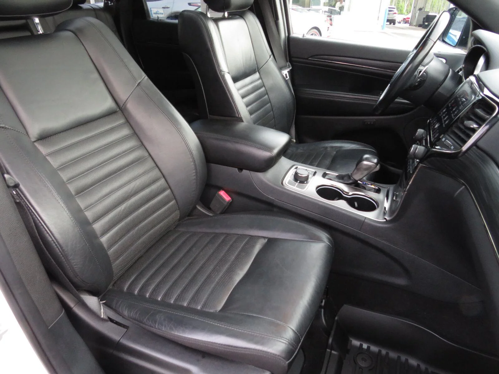 Used 2020 Bright White Clea Jeep Limited X image 19