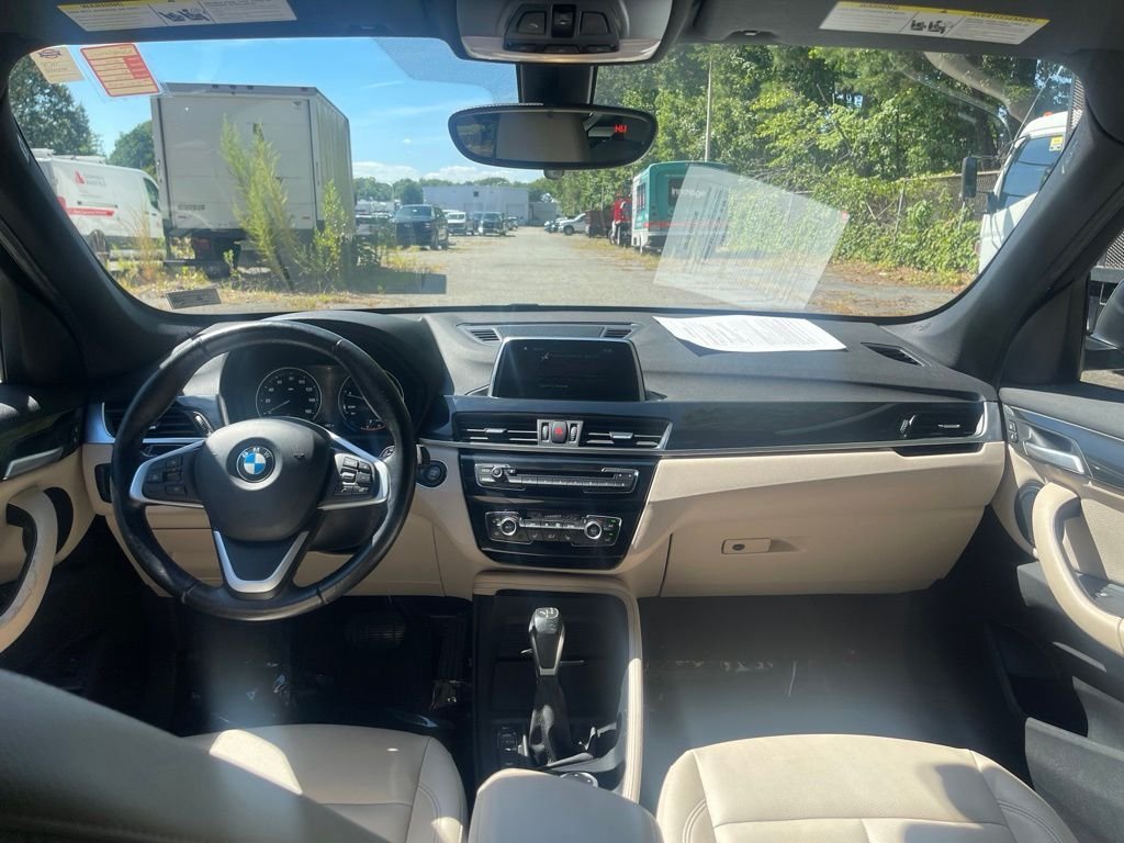 Used 2018  BMW xDrive28i image 8