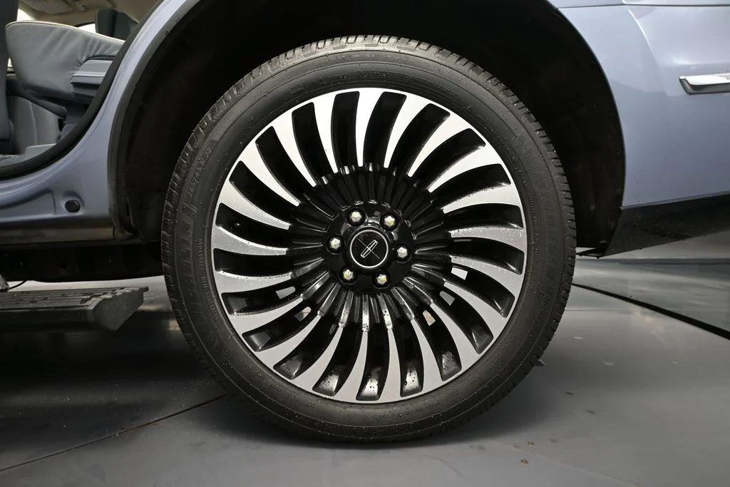 Used 2019 Blue Lincoln Black Label image 9