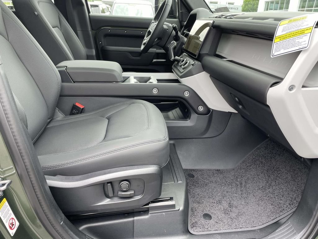 New 2026 Woolstone Green Land Rover X-Dynamic SE image 20