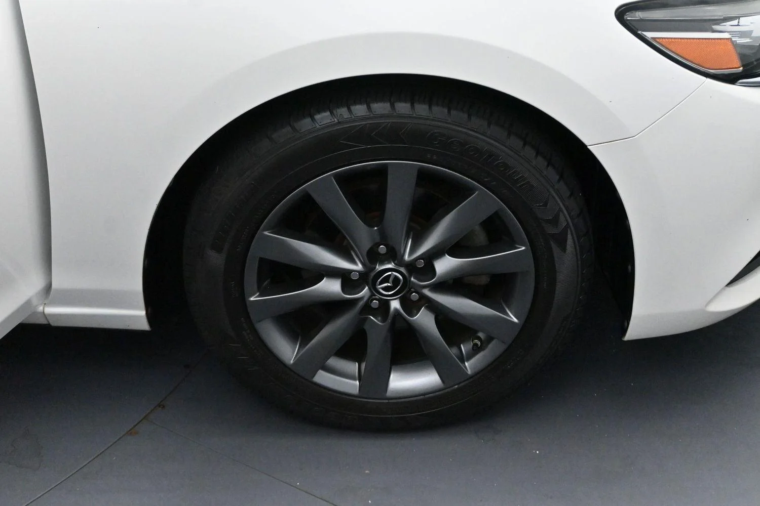 Used 2018 Snowflake White Pearl Mica Mazda Sport image 29