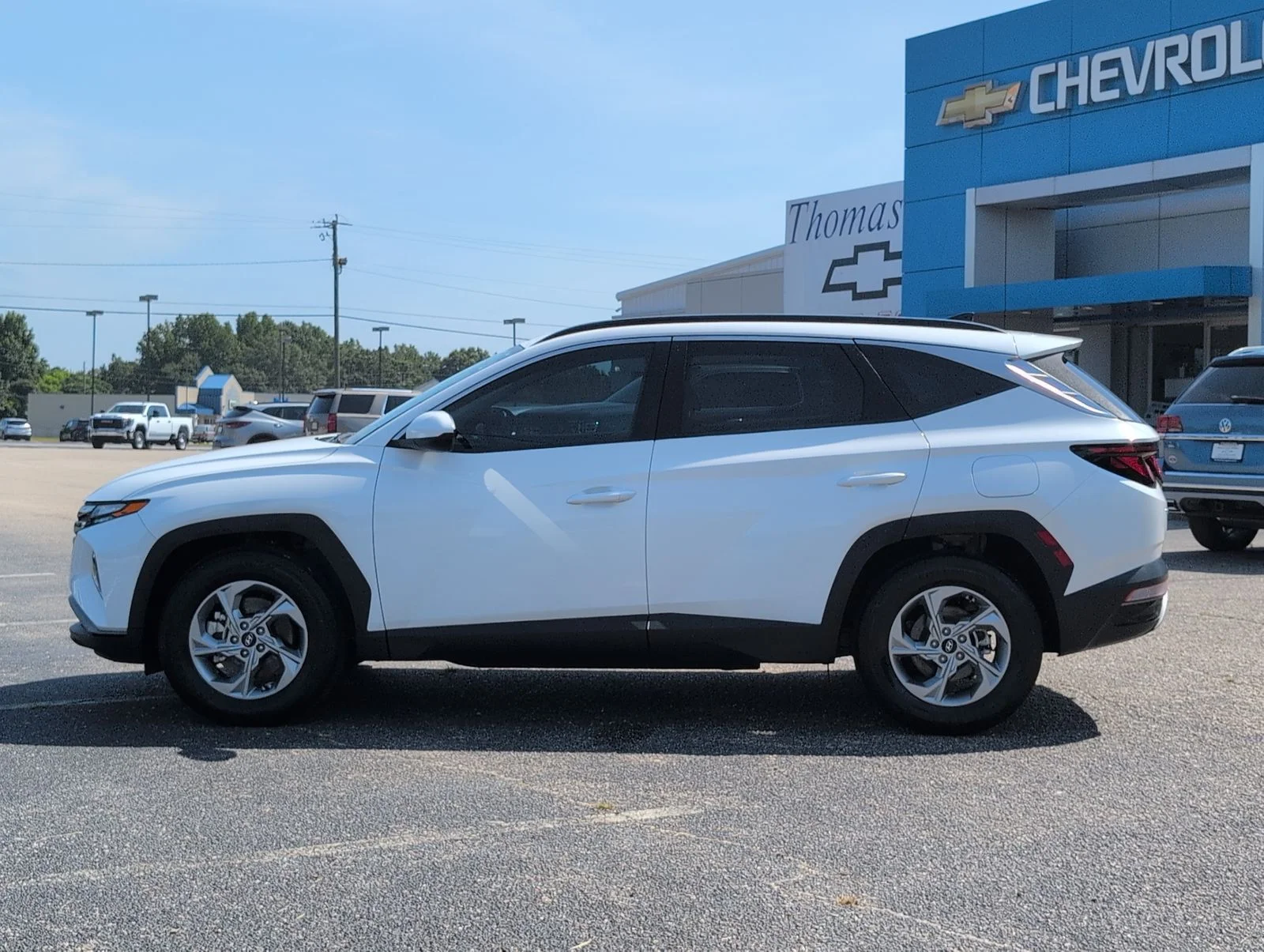 Used 2024 White Hyundai SEL image 2