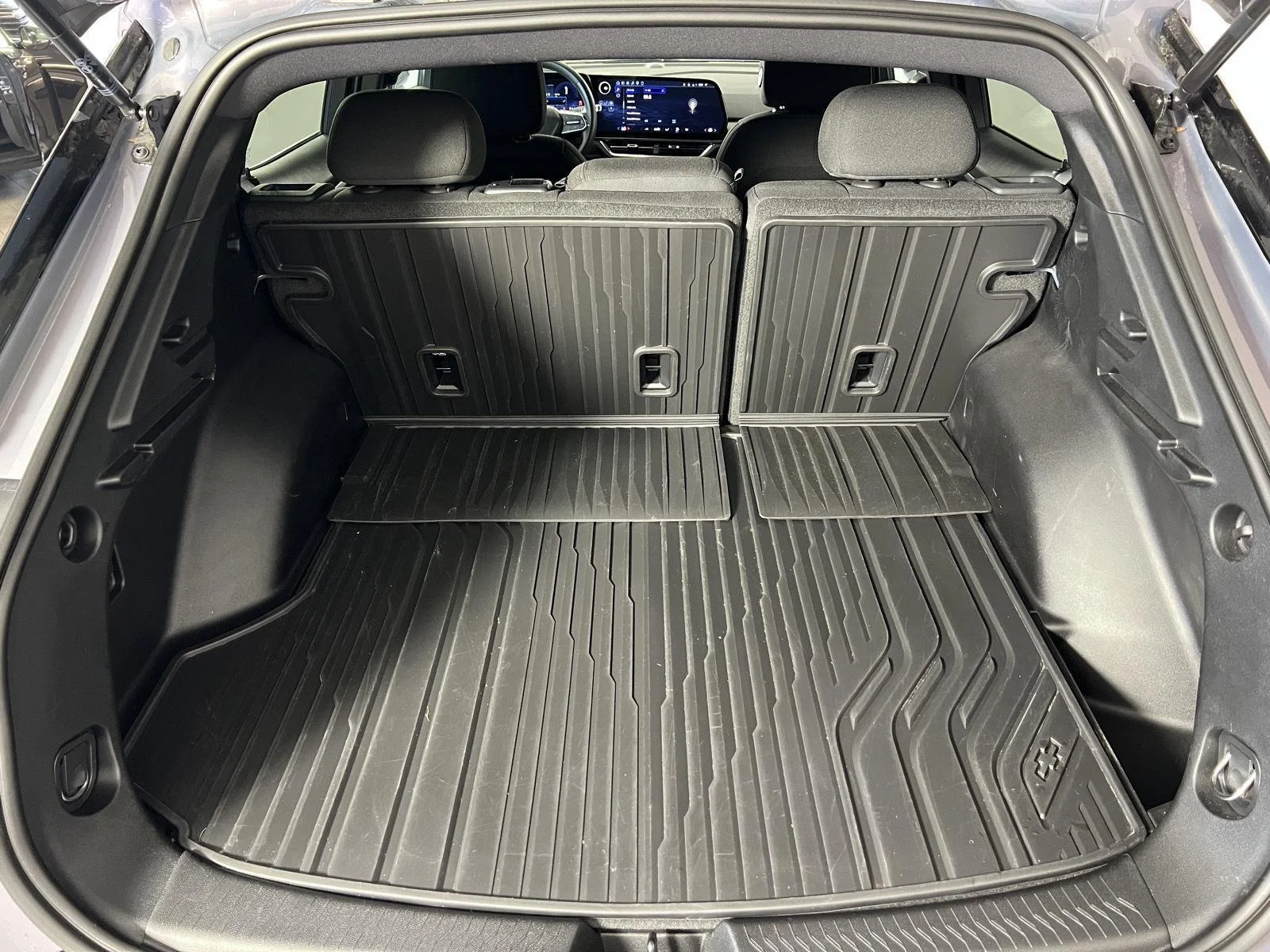 New 2026 Galaxy Gray Metallic Chevrolet LT image 19