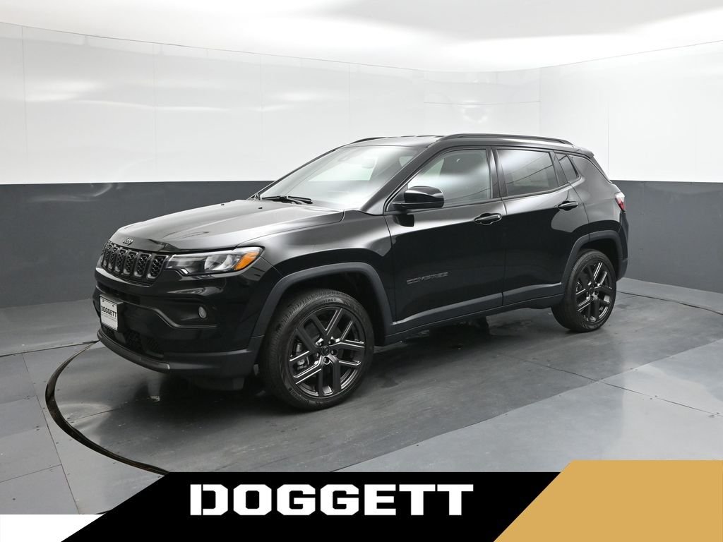 New 2026 Diamond Black Crystal Pearl-Coat Exterior Paint Jeep Latitude image 1