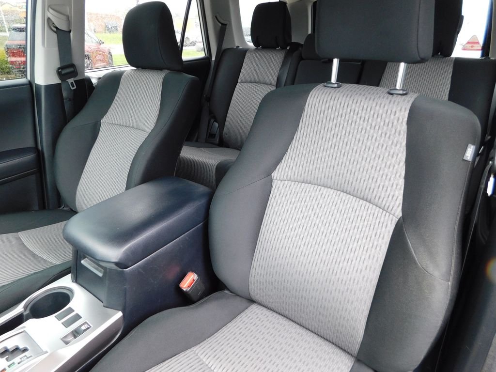 Used 2020 Classic Silver Metallic Toyota SR5 image 12