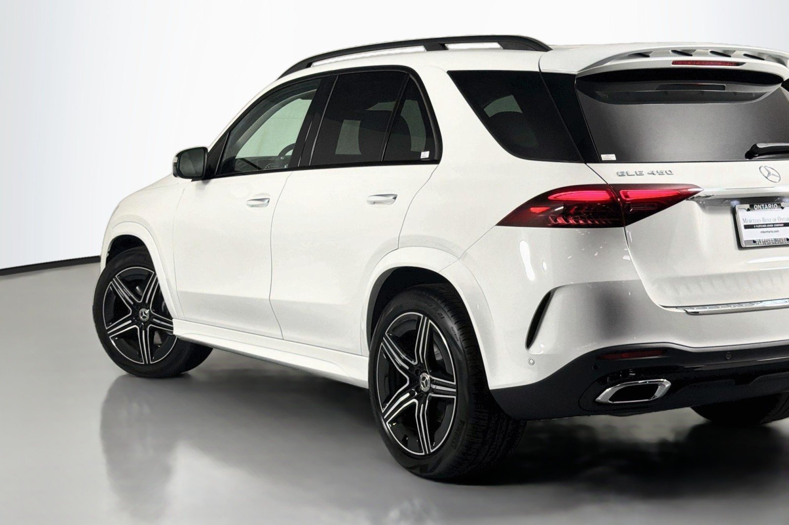 New 2026 Polar White Mercedes-Benz GLE 450 4MATIC® SUV image 14