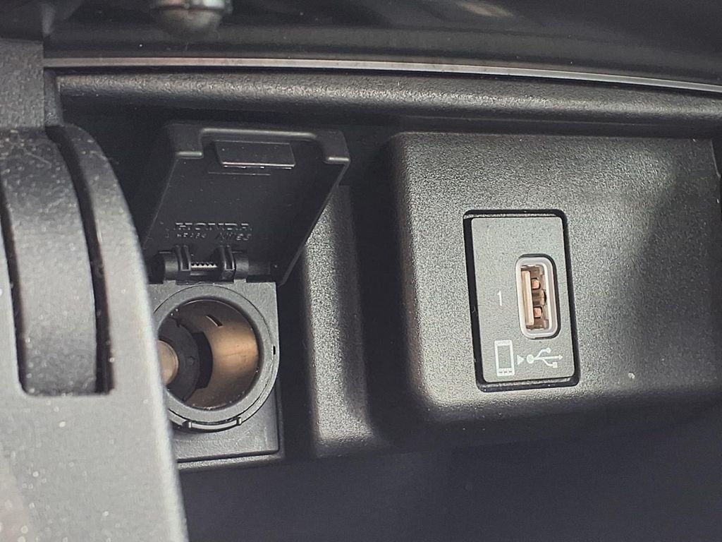 Used 2018  Honda EX image 21