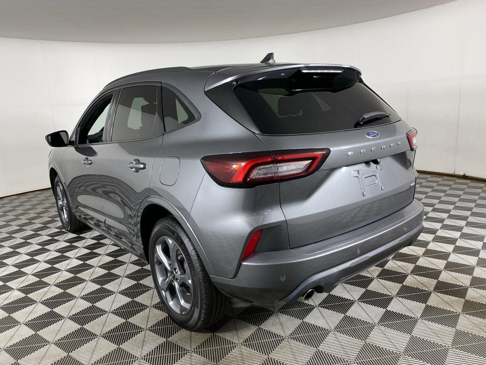 Used 2023 Carbonized Gray Ford ST-Line image 5
