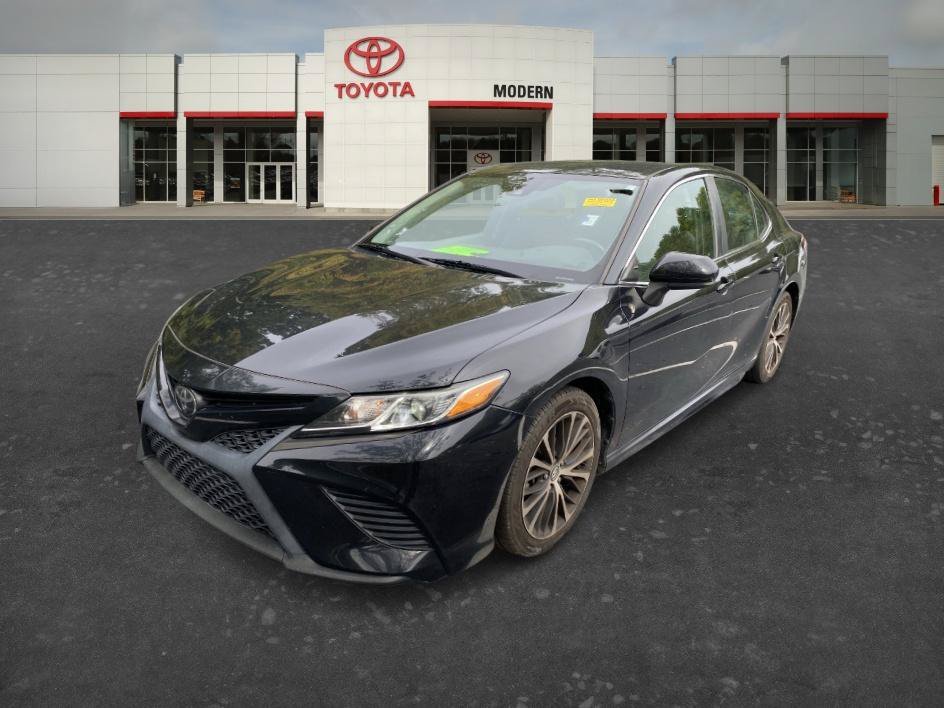 Used 2019 Midnight Black Metallic Toyota SE image 1