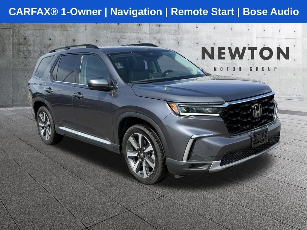 2025 Honda Pilot Touring 2WD's photo
