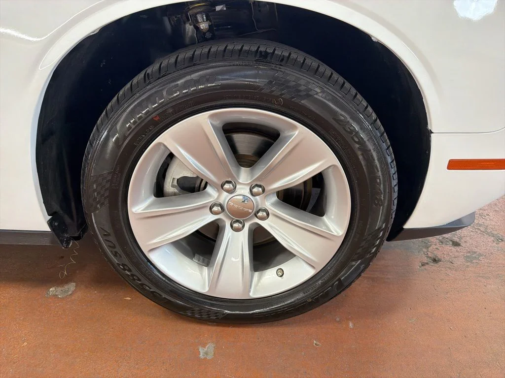 Used 2023 White Dodge SXT image 10