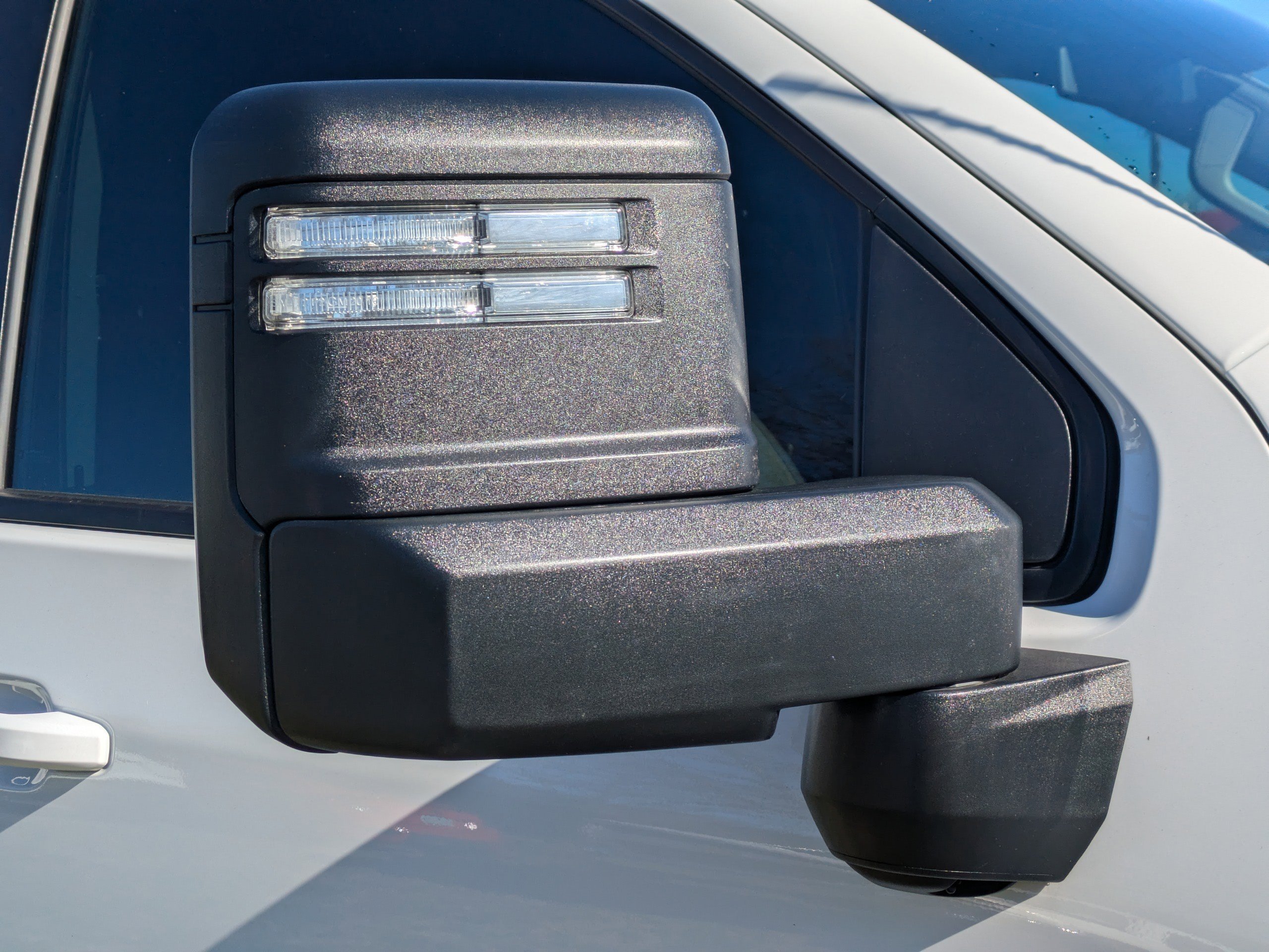 Used 2025 Summit White Chevrolet LT image 12
