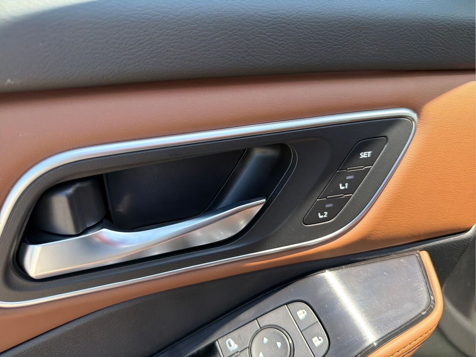New 2026 Gray Nissan Platinum image 26