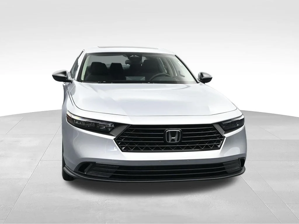 New 2026 Solar Silver Metallic Honda SE image 2