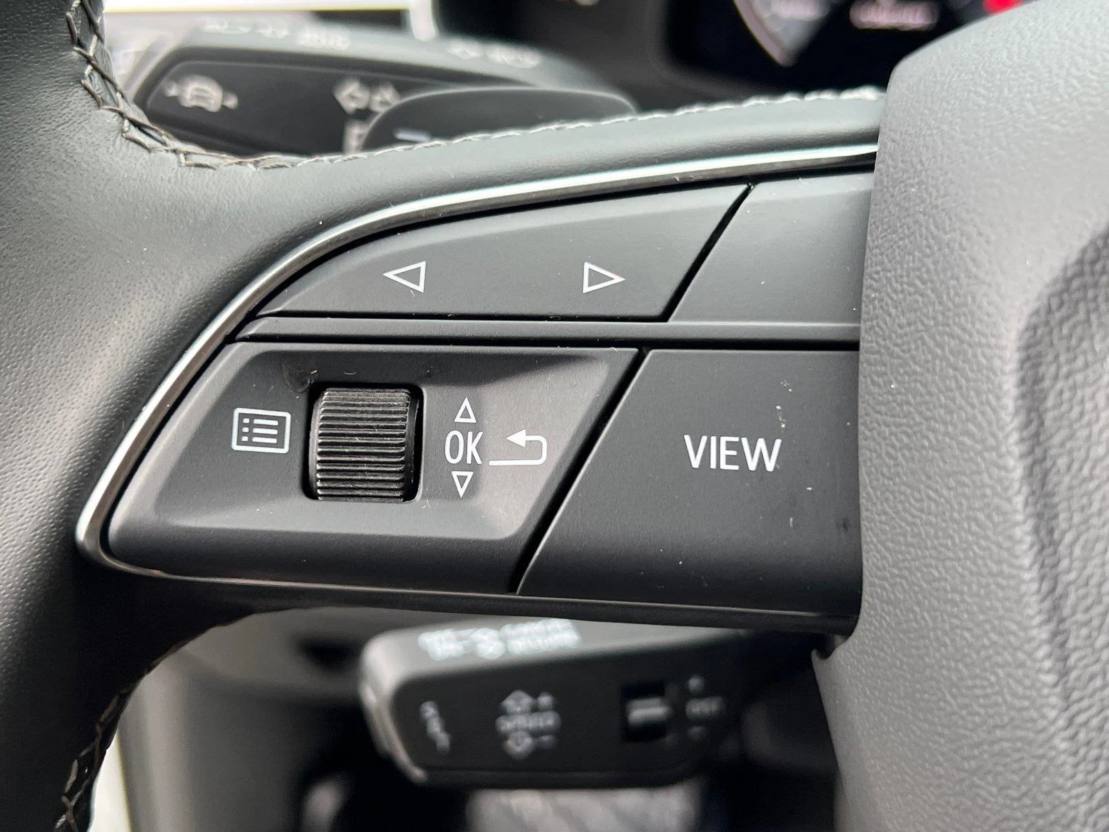 Certified Used 2025 Carrara White Audi Premium image 25