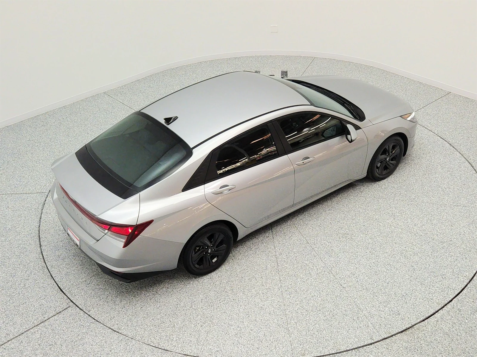Used 2021 Shimmering Silver Pearl Hyundai SEL IVT image 26