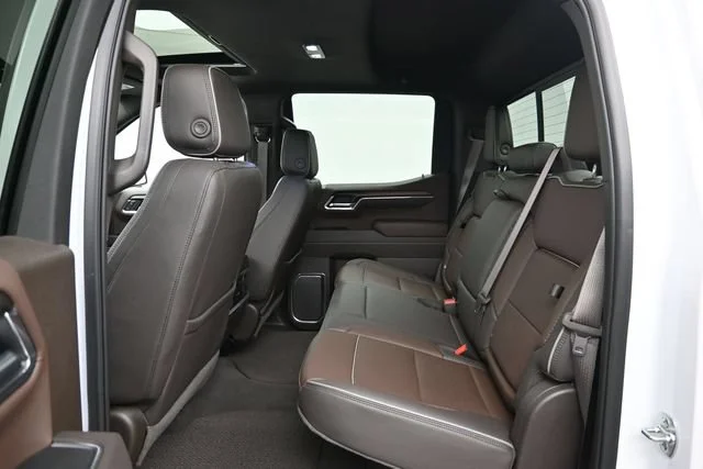 Used 2025 White Frost Tricoat GMC Denali image 21
