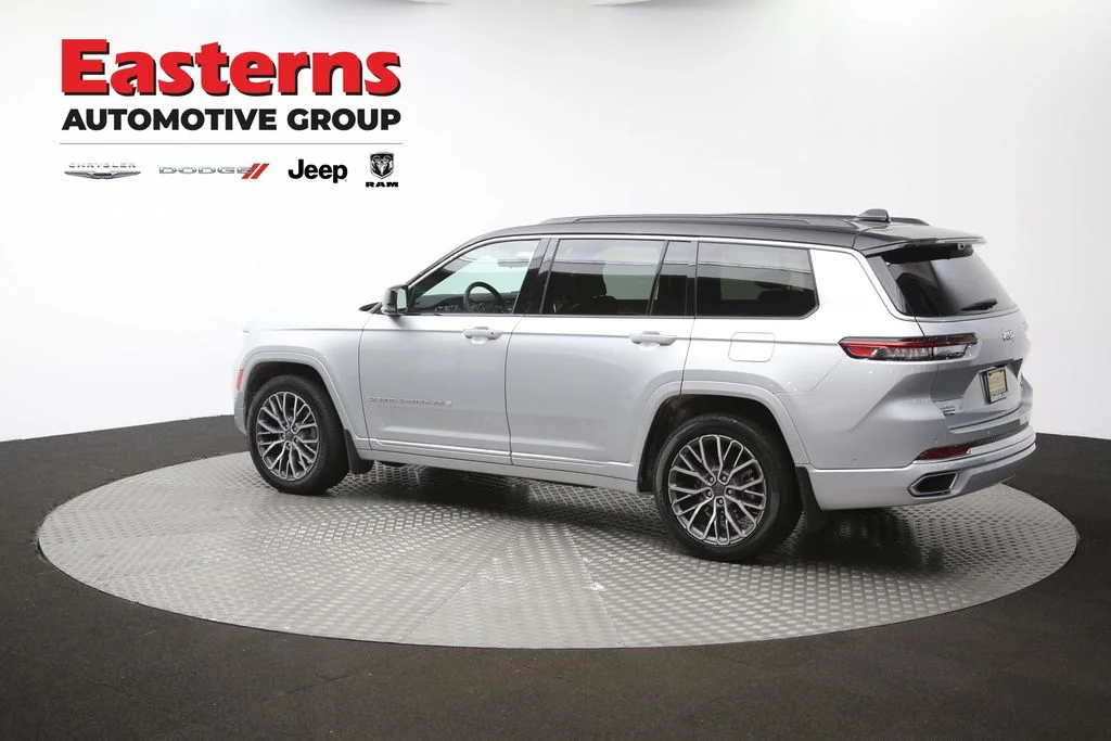 Used 2024 Silver Jeep Summit image 67