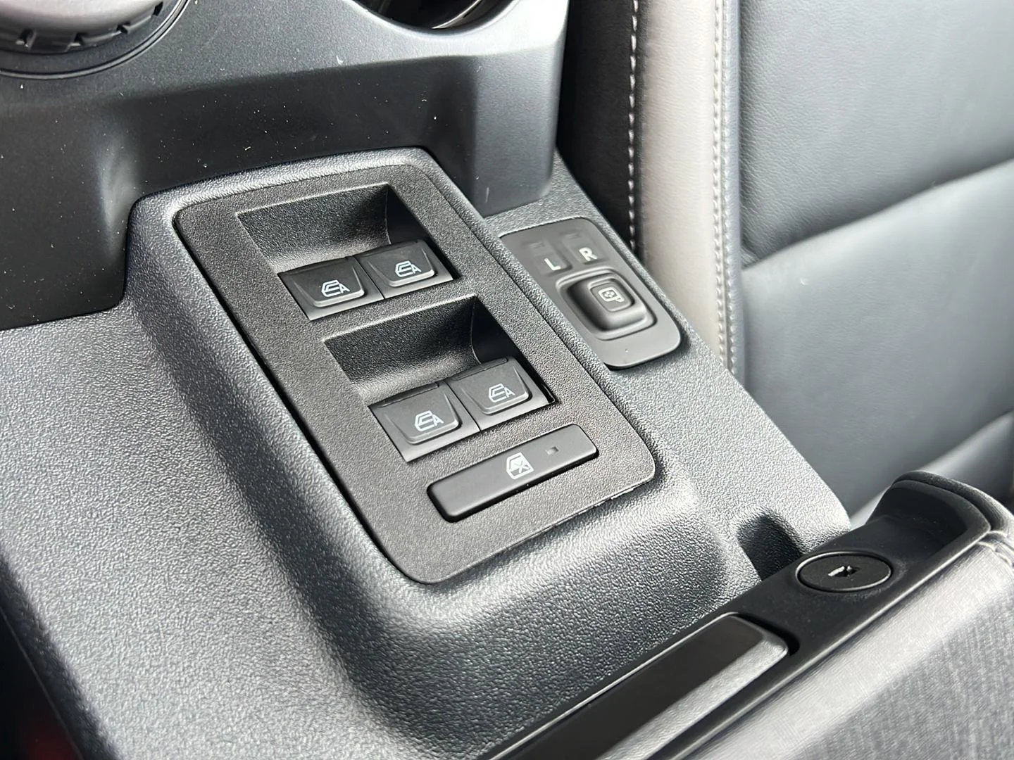 Used 2025 Marsh Gray Ford Outer Banks image 14