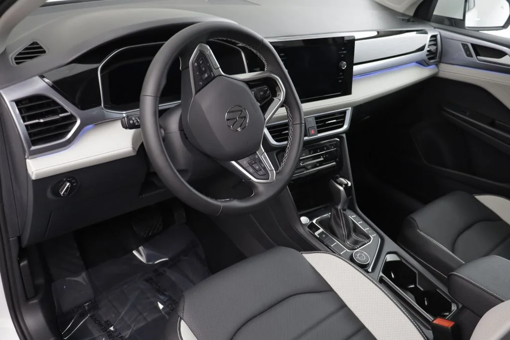 New 2026 Pure White Volkswagen 1.5T SEL image 7