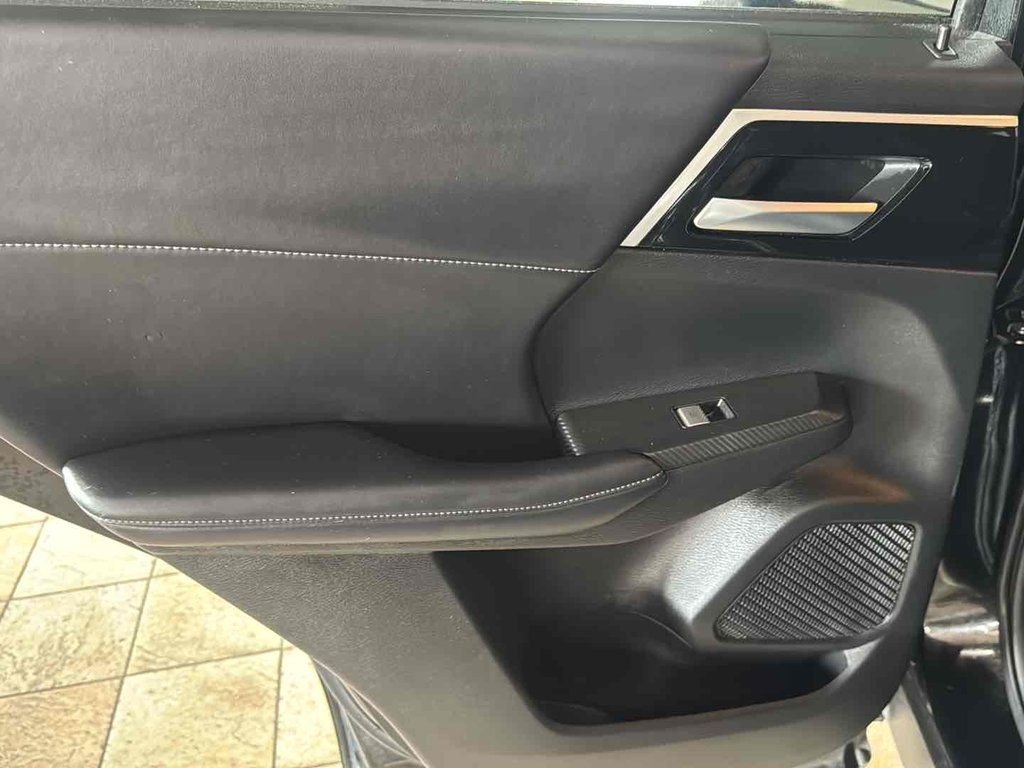Used 2024 Black Mitsubishi SE Black Edition image 29
