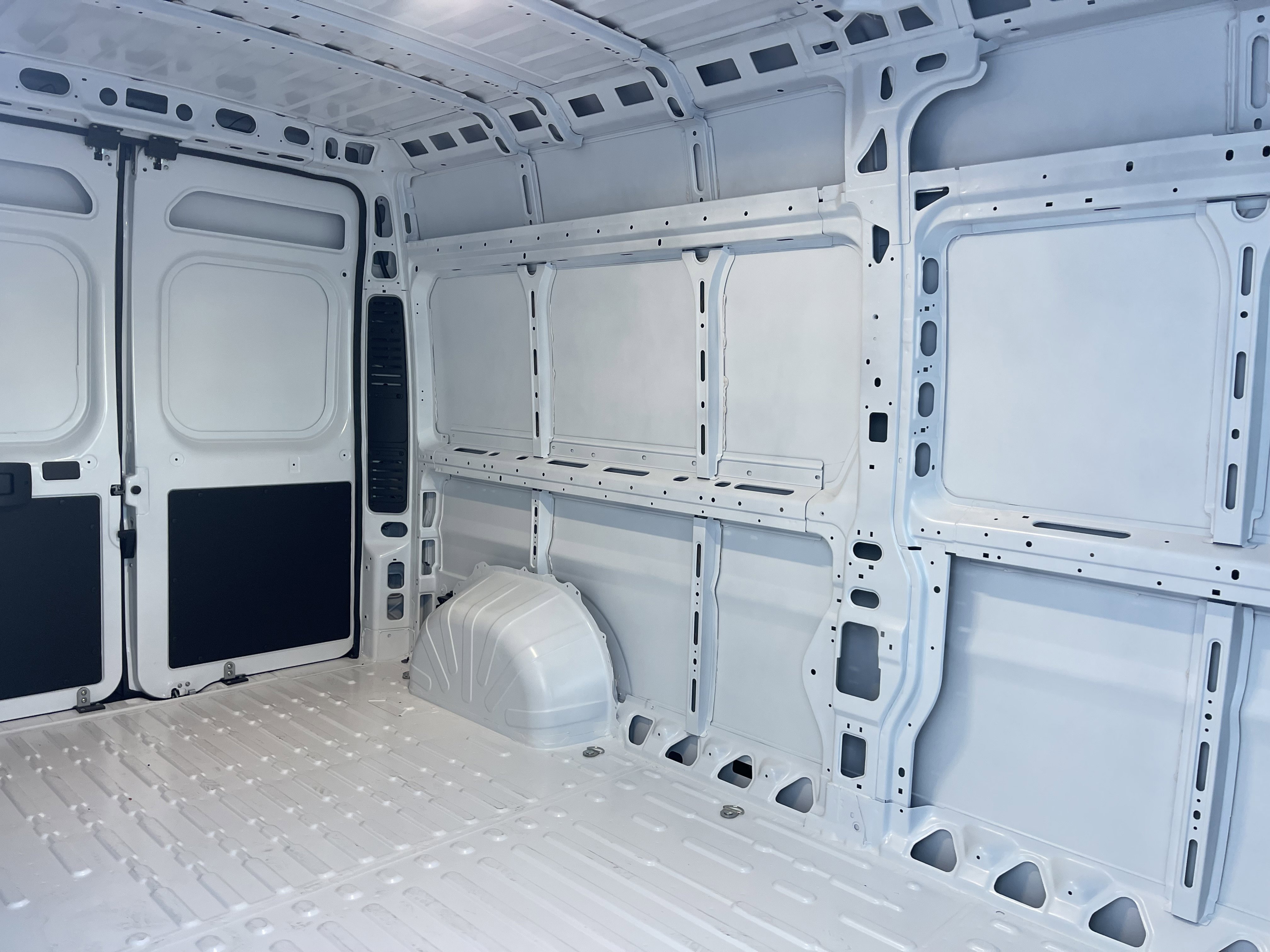 New 2026 Bright White Clear-Coat Exterior Paint RAM High Roof image 22