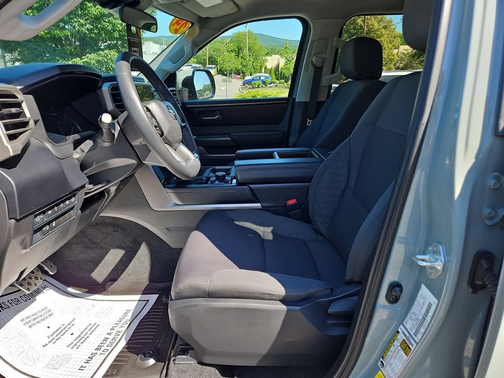 2024 Toyota Tundra SR5 - Photo 10
