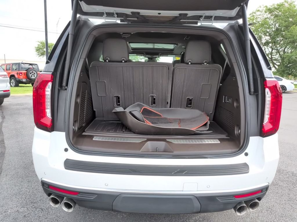 Used 2024 White GMC Denali image 9