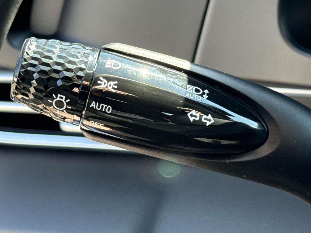New 2026 White Hyundai SE image 23