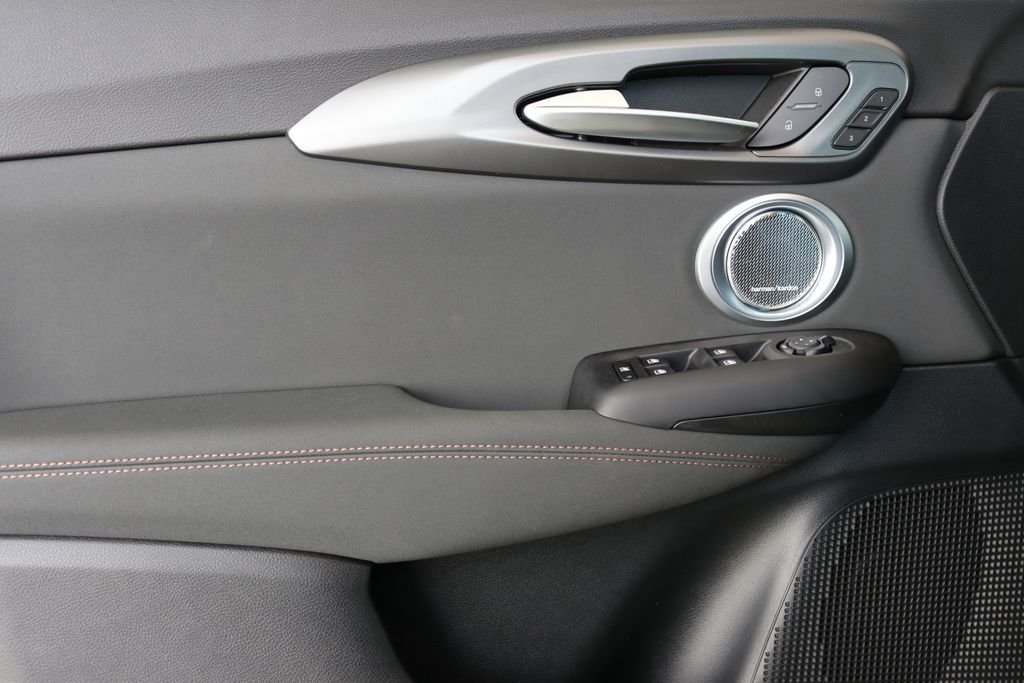 New 2025 Alfa Black Exterior Paint Alfa Romeo Intensa image 22
