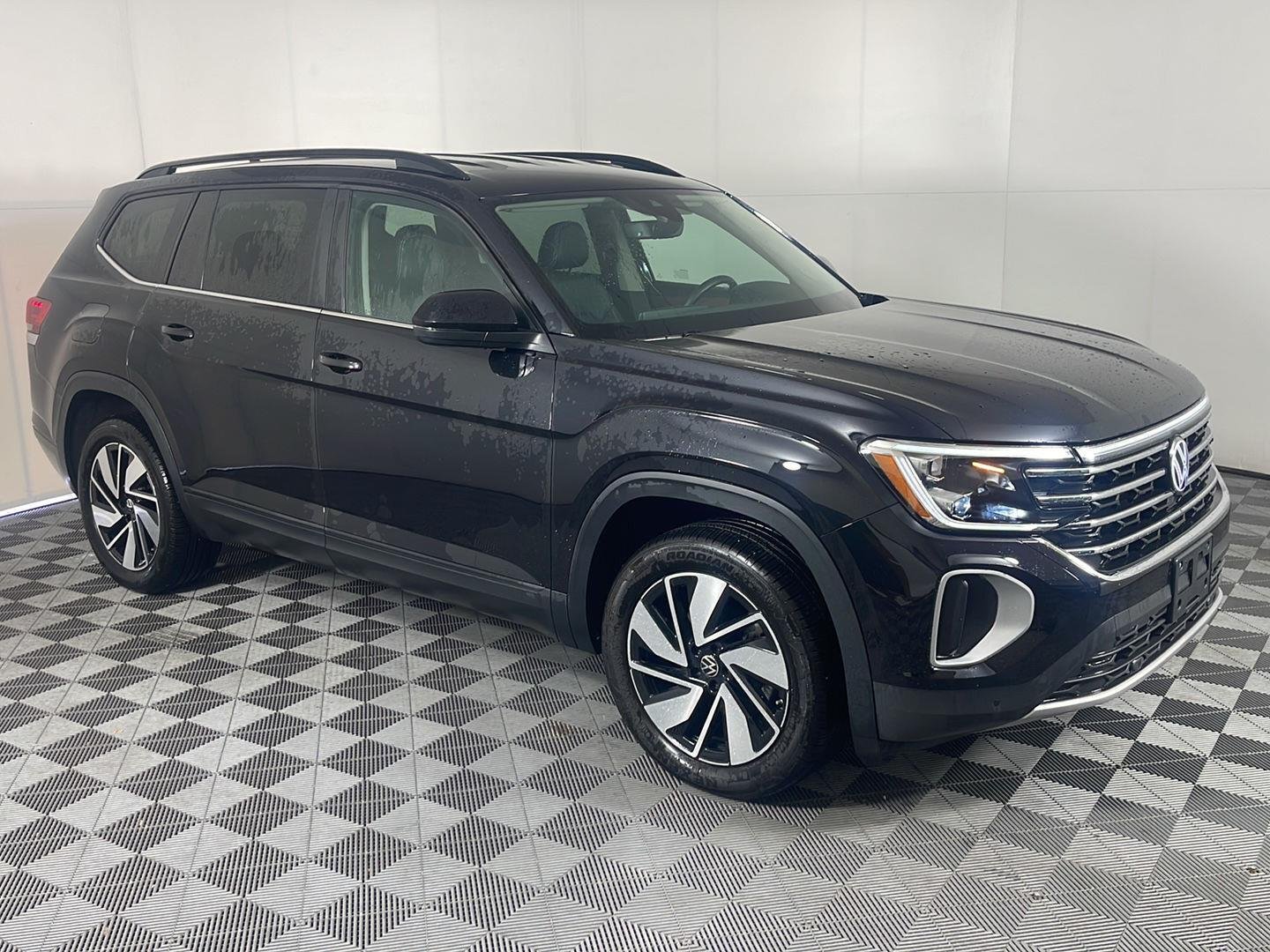 Used 2026  Volkswagen 2.0T SE w/Technology image 4