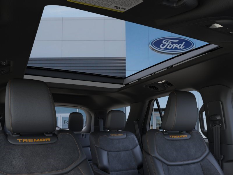 New 2026 Star White Metallic Tri-Coat Ford Tremor image 23