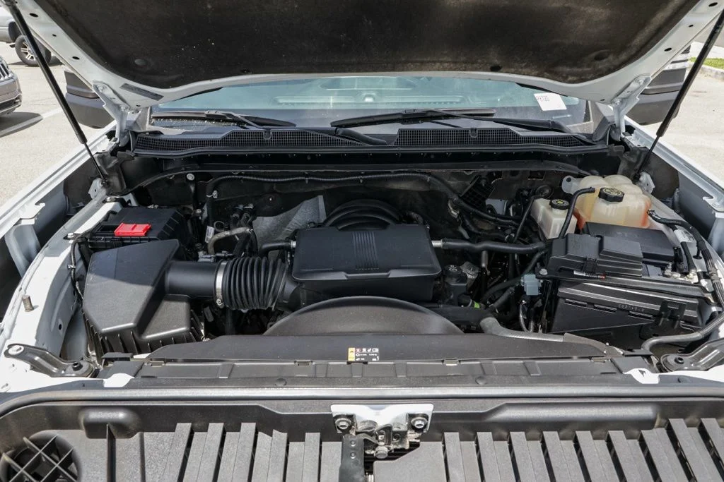 Used 2022 White Chevrolet Custom image 34