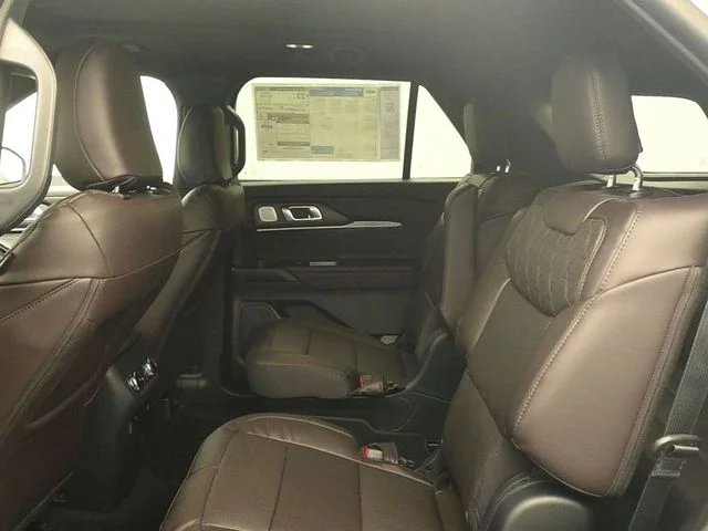 New 2026 Star White Metallic Tri-Coat Ford Platinum™ image 11