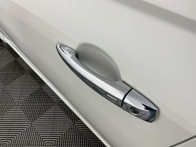 Used 2021  Nissan 2.5 Platinum image 12